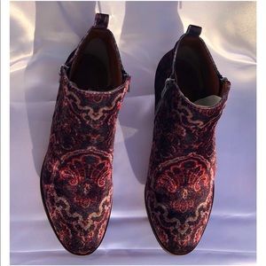 ‼️ NEW Lucky Brand Floral Booties‼️